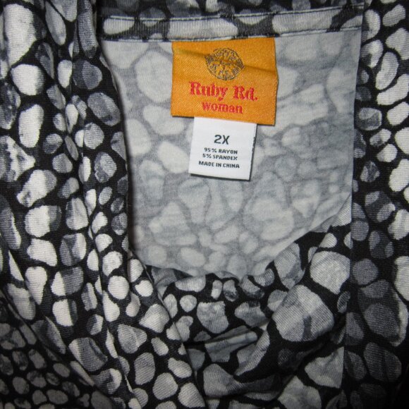 Ruby Rd. Woman Sz 2X Stretch Knit Tunic Top Shirt Blouse Lagenlook Animal Print - Picture 3 of 3